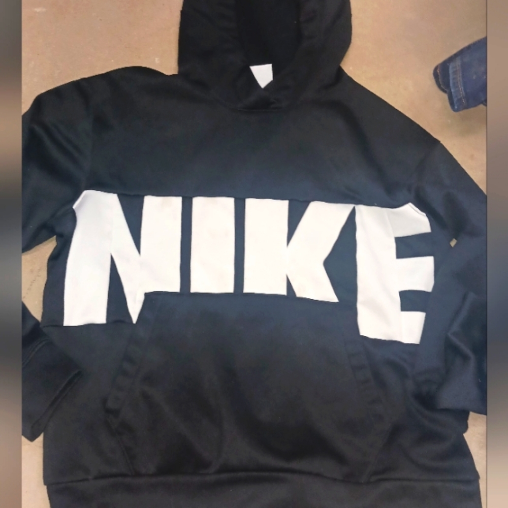 NIKE LADIES WOMENS MEDIUM MED M BLACK SEMI CROPPED HOODIE SWEATSHIRT EUC $68